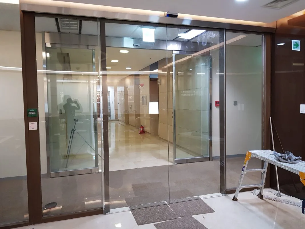 Dự án cửa tự cộng cho văn phòng